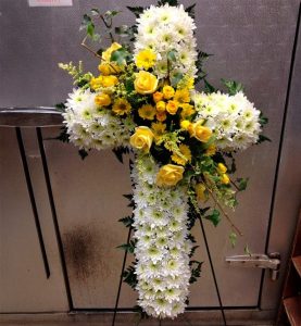 Cruz de Condolencias de Rosas Amarrillas
